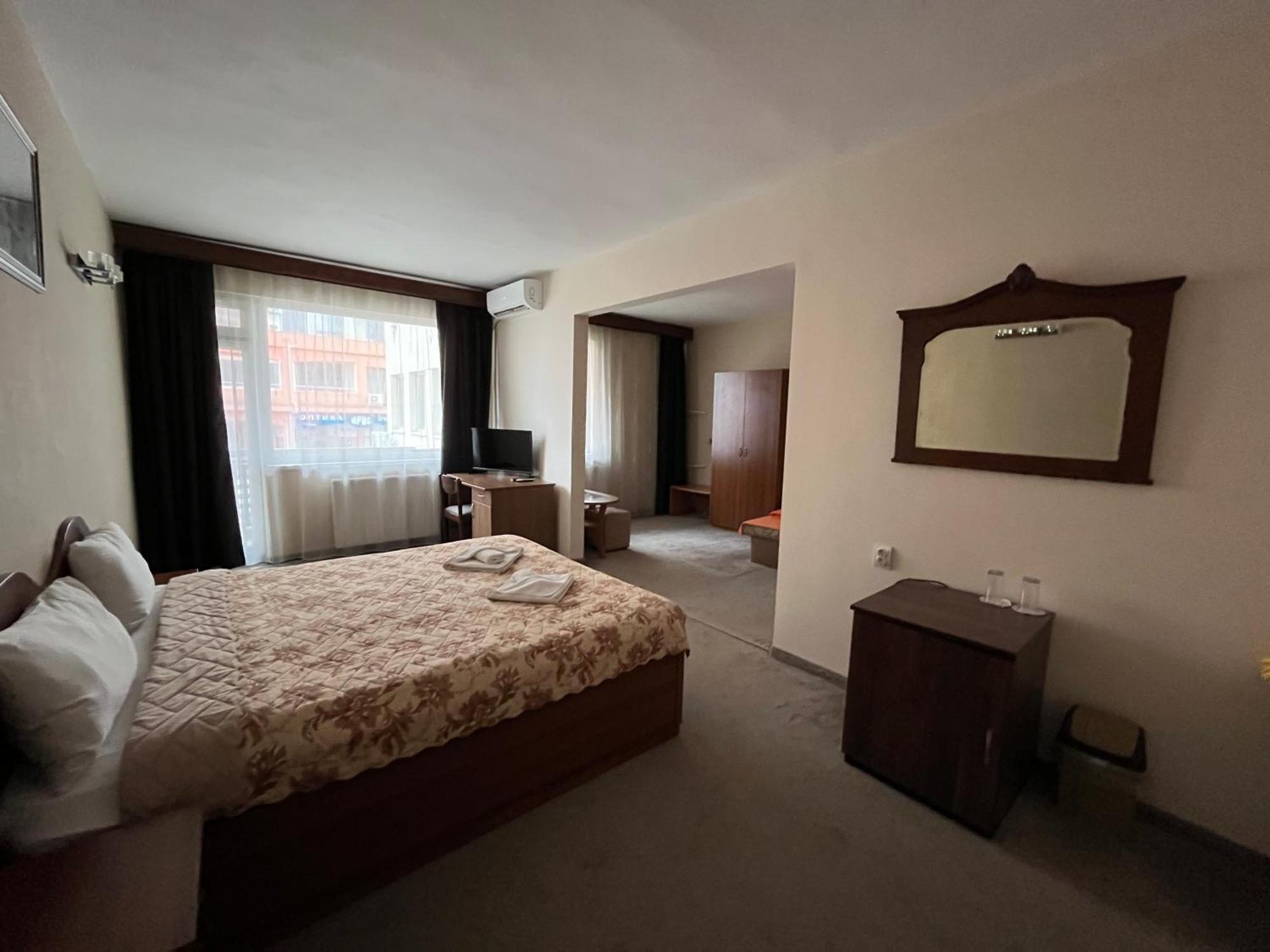 Park Hotel Ivailo فيليكو ترنوفو الغرفة الصورة